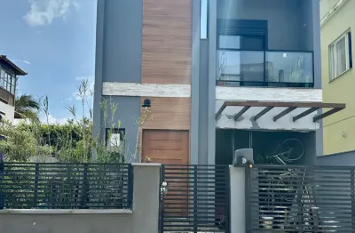 Casa com 3 quartos à venda na Rua Jardim dos Eucaliptos, 987654, Campeche, Florianópolis