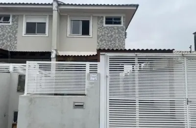 Excelente e ampla casa de 2 pavimentos, em loteamento planejado no campeche!