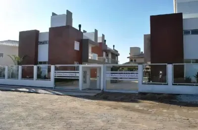 Casa com 3 quartos à venda na Rua Grumixama, 987654, Campeche, Florianópolis