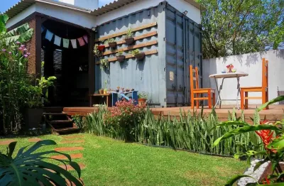 2 casas independentes no terreno com 360mts praia dos açores