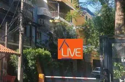 Live vende: excelente casa em condomínio tradicional, com maravilhosa logística e total segurança.