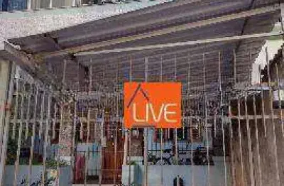 Live vende casa duplex, excelente localização, 2 vagas 5 quartos 1 suíte.
