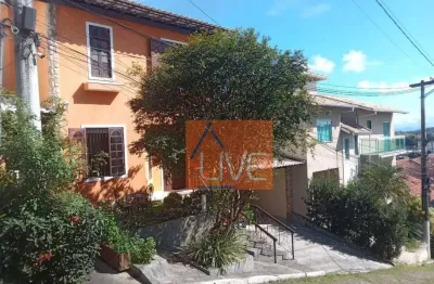 Live vende: casa em condomínio com 3 quartos, sendo 1 suíte e 4 vagas, 300 m² por r$ 720.000 - centro - são gonçalo/rj