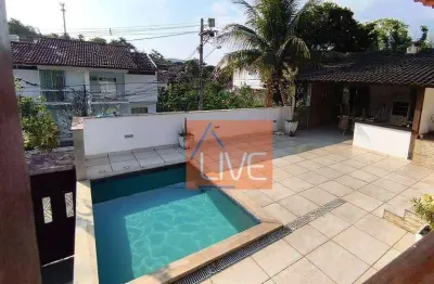 Live vende : excelente casa com 4 quartos, 2 suítes, 5 banheiros, piscina, área gourmet, 300 m² por r$ 900.000 - mata paca - niterói/rj