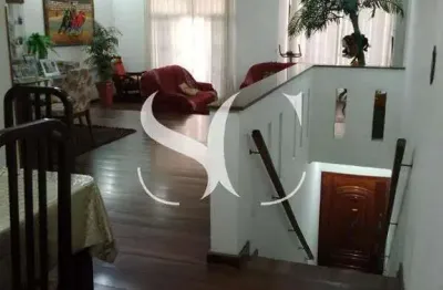 Vende-se casa sobreposta alta de 03 dormitórios sendo 01 suíte no bairro de embaré em santos-sp