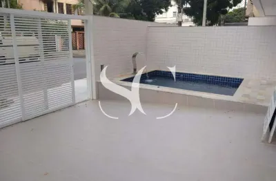 Vende-se sobrado de 03 dormitórios sendo 01 suíte, com piscina no bairro de embaré em santos