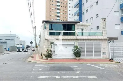 Vende-se sobrado com 2 suítes no bairro de guilhermina na cidade da praia grande
