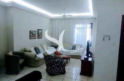 Vende-se casa sobreposta baixa de 03 dormitórios sendo 01 suíte no bairro de embaré em santos