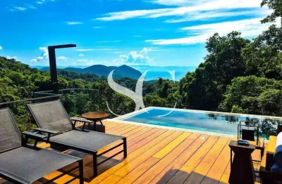 Vende-se casa cinematográfica em condomínio fechado no guarujá - 5 suítes, 700 m2