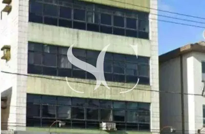 Prédio à venda na Avenida Antônio Emmerick, Vila Cascatinha, São Vicente