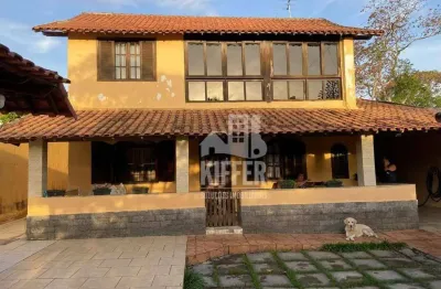Casa duplex com 3 quartos, suíte master, piscina e espaço gourmet – 250m² em terreno de 480m² – maricá
