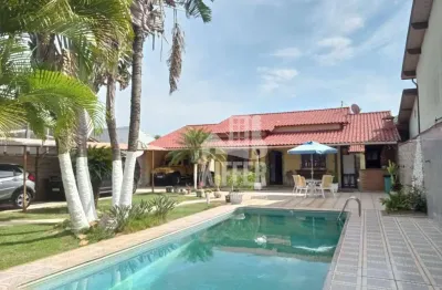 Casa com 4 quartos sendo 2 suítes em itaipuaçu barroco