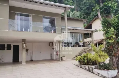 Casa  à venda em condomínio fechado no recanto itaipuacu ( maricá)  247 m², 3 quartos, 2 suítes, suíte master, área gourmet, quintal e 4 vagas de gara