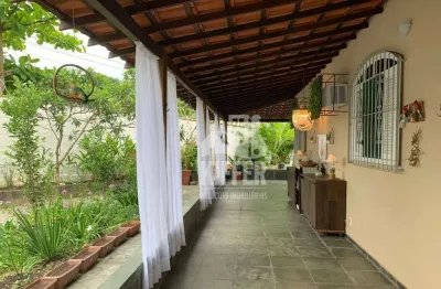 Casa linear à venda em bambuí maricá – 2 imóveis no mesmo terreno, área gourmet e árvores frutíferas