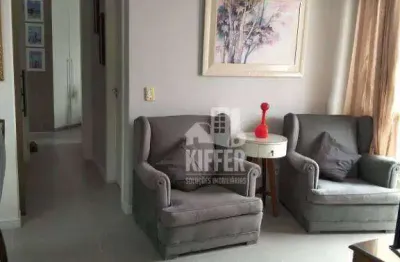 Apartamento reformado no centro de niterói com suíte, varanda e vaga