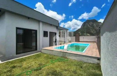 Casa linear dos sonhos com 02 quartos, 02 suítes e piscina privativa no residencial solaris