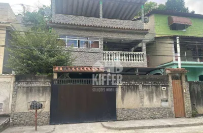 Casa com 3 quartos, terreno de 320m² e garagem no lindo parque