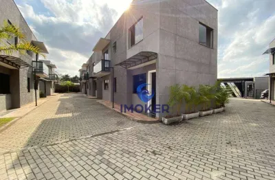 Sobrado com 3 dormitórios, sendo 1 suíte com sacada panorâmica; 1 vaga de garagem em condomínio no bairro vila júlia, próximo ao centro de poá/sp.