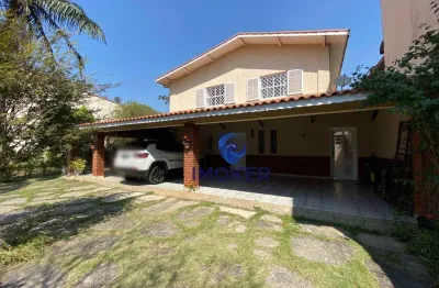 Sobrado comercial/residencial no centro de poá/sp; 5 dormitórios (2 suítes); 8 vagas; amplo quintal.