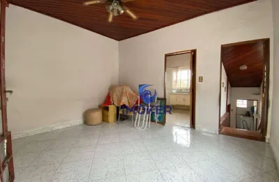 Casa no centro de poá/sp; 1 dormitório; 2 cozinhas; 2 salas; 1 banheiro social; 1 lavabo; área de serviço; quintal; sem vaga de garagem.