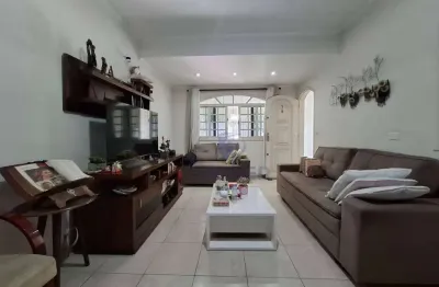 Sobrado com 3 suítes; 2 vagas; no bairro vila júlia; poá/sp
