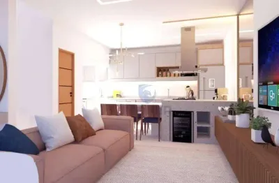 Sobrado no centro; poa/sp; 3 dormitórios sendo 1 suíte com espaço para closet e home office; 2 vagas; área de serviço com quintal.