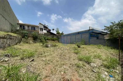 Terrenos próximos ao centro de poá/sp; 135 m² (5 m x 27 m); plano; comercial ou residencial; frente para a av. deputado castro de carvalho.