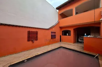 Sobrado fora de condomínio; 3 dormitórios (1 suíte); 2 vagas; no bairro calmon viana, poá/sp.