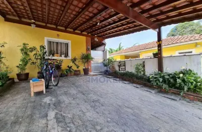 Casa térrea no condomínio Parque das Colinas; bairro Vila Áurea, Poá/SP; 2 quartos; 2 vagas cobertas.