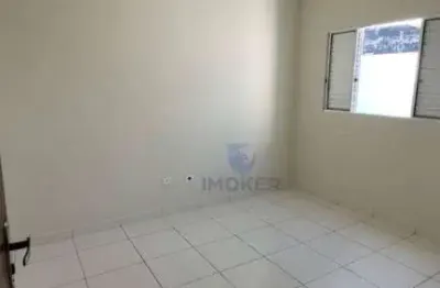 Apartamento no Centro de Suzano/SP; 1 dormitório; sala e cozinha integradas; 1 banheiro; 1 vaga de garagem; varanda; a 650 m da estação CPTM.