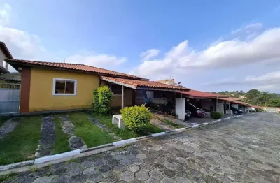 Casa térrea no condomínio Parque das Colinas; bairro Vila Áurea, Poá/SP; 2 quartos; 2 vagas.