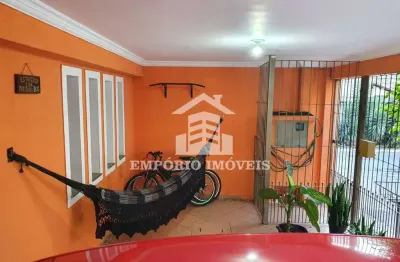 Casa com dormitórios e vaga de garagem para dois carros em barro branco