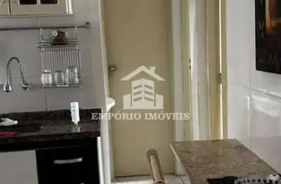 Vende-se apartamento com dois dormitórios e garagem fechada.