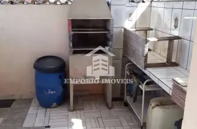 Casa do dois dormitórios e vaga de garagem para dois em cidade tiradentes.