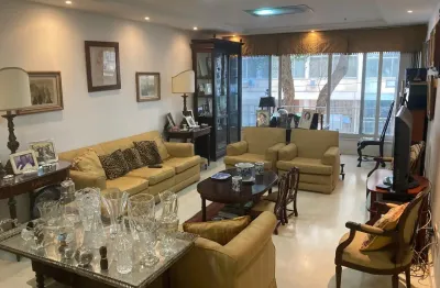 Excelente Apartamento em Copacabana, um por andar, próximo da  praia