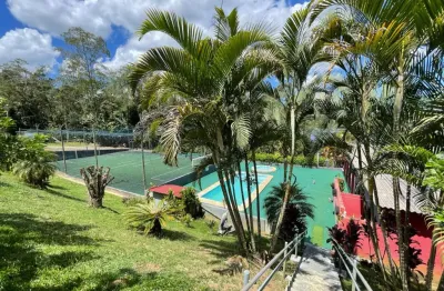 Fazenda/sítio/chácara para venda possui 600 metros quadrados com 8 quartos