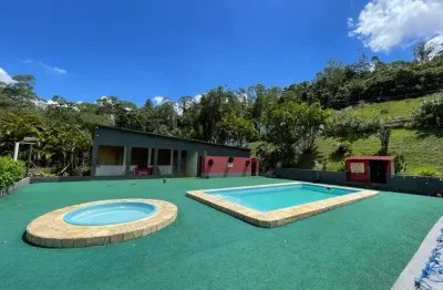 Fazenda/Sítio/Chácara para venda possui 600 metros quadrados com 8 quartos