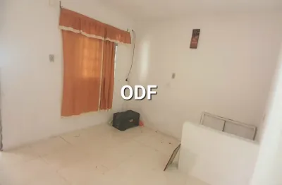 Ótima casa, localizada no bairro sao jose, prox aos comércios.