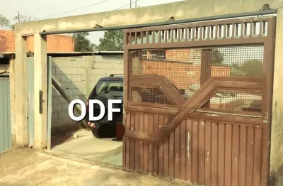 Ótima casa,  nova,  em fase de acabamentos, mas abitavel, vaga 2 carros.