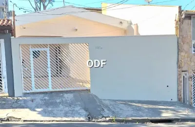 Casa térrea 3 dormitórios, edicula, 3 vagas  quintal, portao eletronico.