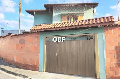 Maravilhoso sobrado 3 dorm, suite, closet, 3 vagas, quintal,