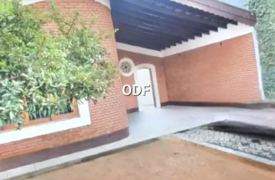 Casa comercial ou residencial, rua de corredor comercial  e alto valor  do m²,