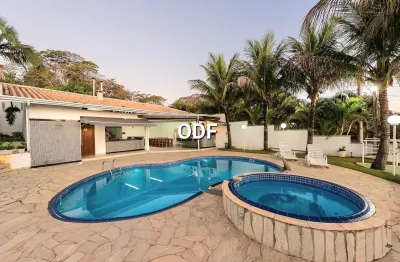 Maravilhosa chacara,  2 casas  2 piscina, salaosalao de festa.