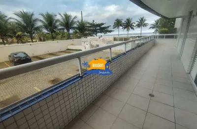 Belíssimo apartamento térreo com 3 dormitórios e vista pro mar!