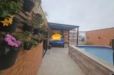 Conheça essa incrível cobertura de 2 quartos (sendo 1 suíte) em maitinga, bertioga-sp