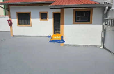 Casa de condomínio para locação no centro de bertioga-sp: 1 quarto, sala, cozinha e banheiro social- r$ 1.350,00 mensal