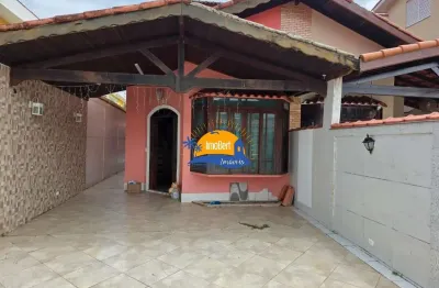 Casa  em Bertioga-SP, Centro: proximo da praia, - 3 quartos, 1 suíte, 1 sala, 3 banheiros, 2 vagas de garagem, 140m². Imperdível!