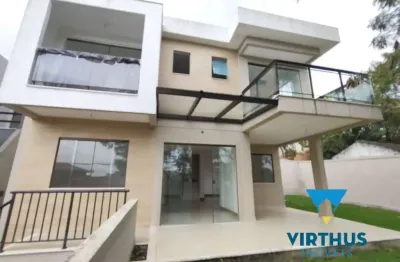 Pechincha - casa em condomínio (nova) - duplex, 3 suítes, jardim.