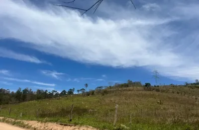 Oportunidade imperdível: terrenos amplos em residencial fechado