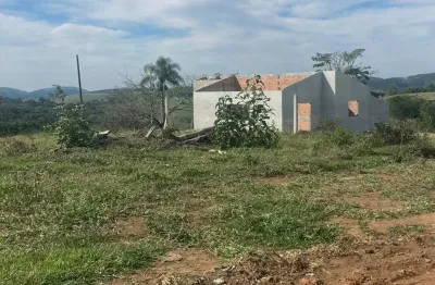 He parcele o seu terreno plano com 1000m² e construa a sua chácara
